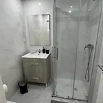 Cozy And Modern Flat In شقة