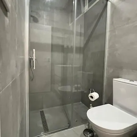 Cozy And Modern Flat In