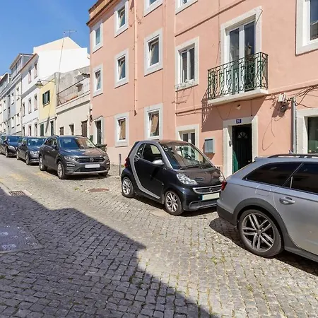 Cozy And Modern Flat In דירה *