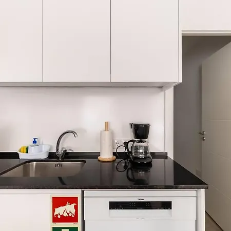 Cozy And Modern Flat In * ליסבון